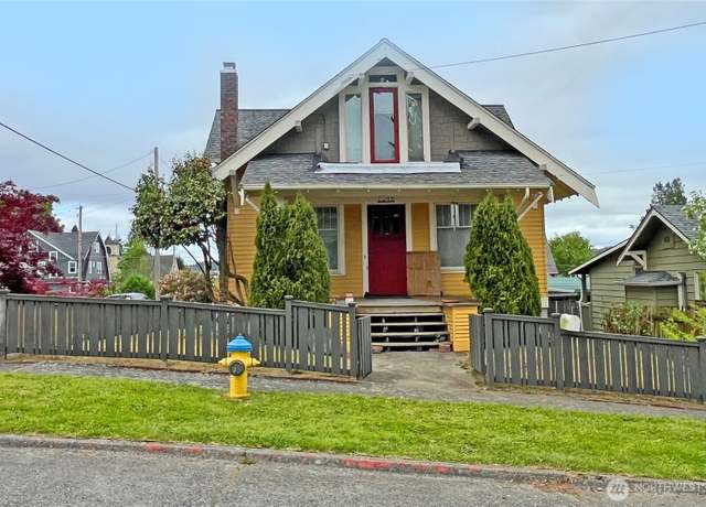 Property at 1248 7th St, Bremerton, WA 98337, 5 beds, 1.5 baths