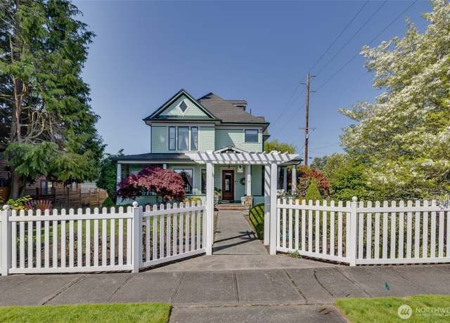 Property at 432 Avenue G, Snohomish, WA 98290, 3 beds, 3 baths