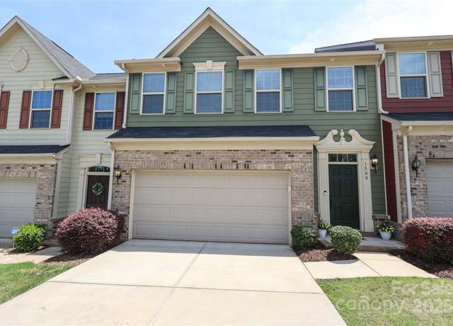 Property at 1809 Evergreen Dr, Charlotte, NC 28208, 3 beds, 2.5 baths