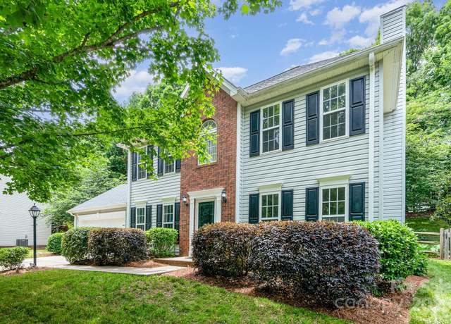 Property at 6033 Edinmeadow Ln, Charlotte, NC 28269, 3 beds, 2.5 baths