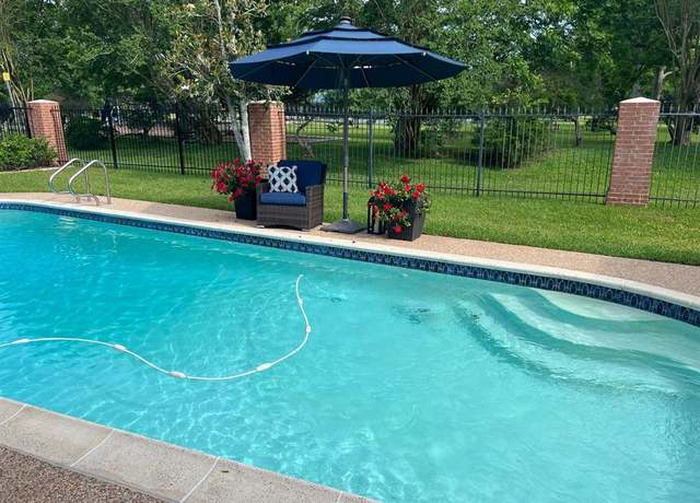 Property at 51 Dartmoor Ct, Sugar Land, TX 77479, 5 beds, 3.5 baths