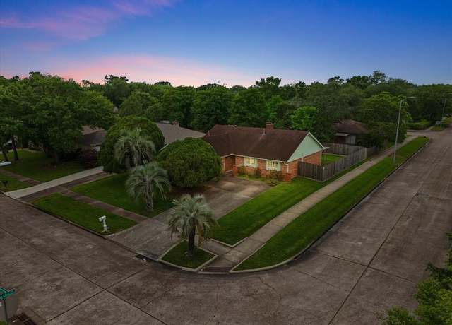 Property at 887 Silverpines Rd, Houston, TX 77062, 3 beds, 2 baths