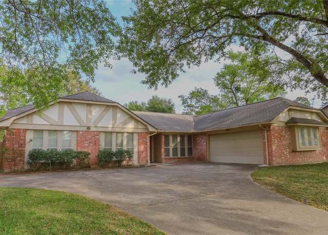 Property at 3911 Cypress Lake Dr, Spring, TX 77388, 4 beds, 2 baths