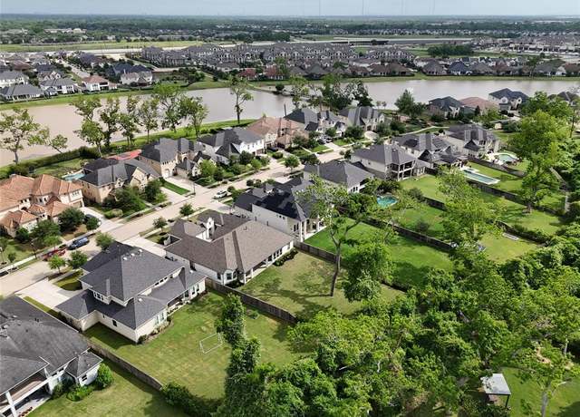Property at 5207 Isidore Ln, Missouri City, TX 77459, 4 beds, 3.5 baths