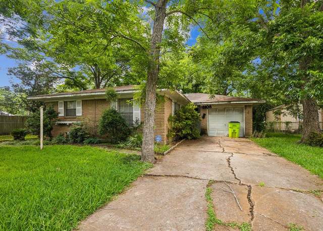 Property at 1108 Avenue E, Rosenberg, TX 77471, 2 beds, 1.5 baths