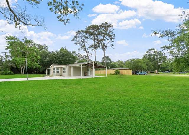 Property at 5117 Winding Way Way, Dickinson, TX 77539, 3 beds, 2 baths