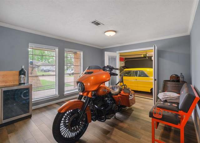 Property at 14207 Duncannon Dr, Houston, TX 77015, 3 beds, 2 baths