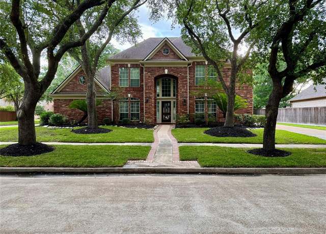 Property at 3719 Emerald Falls Dr, Houston, TX 77059, 4 beds, 3.5 baths