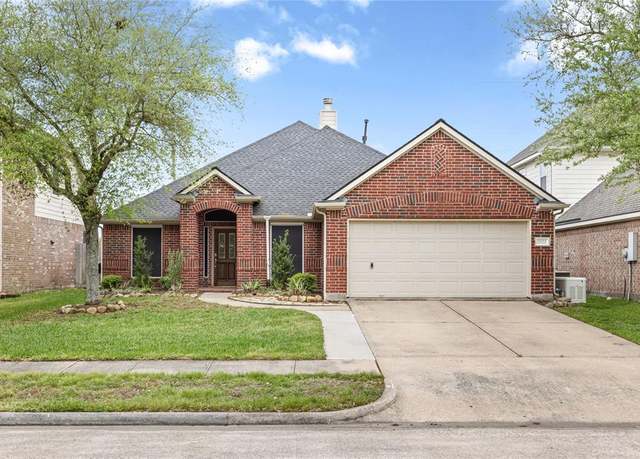 Property at 2122 Longwood Dr, Deer Park, TX 77536, 4 beds, 2 baths