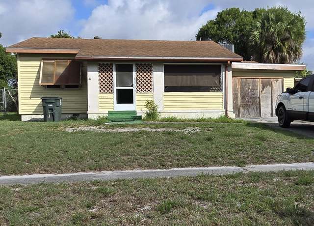 Property at 1115 Colonial Rd, Fort Pierce, FL 34950, 2 beds, 2 baths