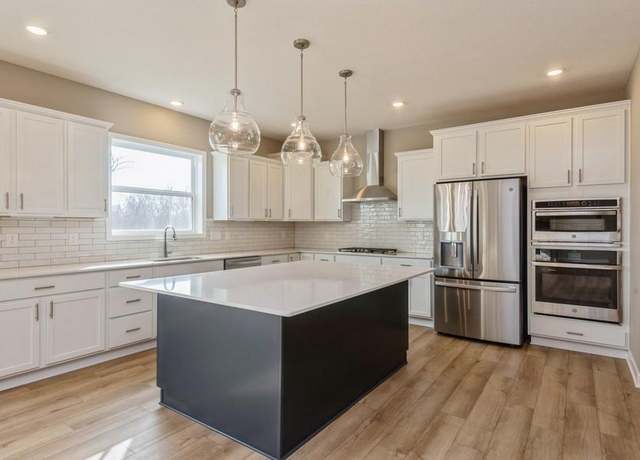 Property at 15710 112th Ave N, Dayton, MN 55369, 4 beds, 4 baths