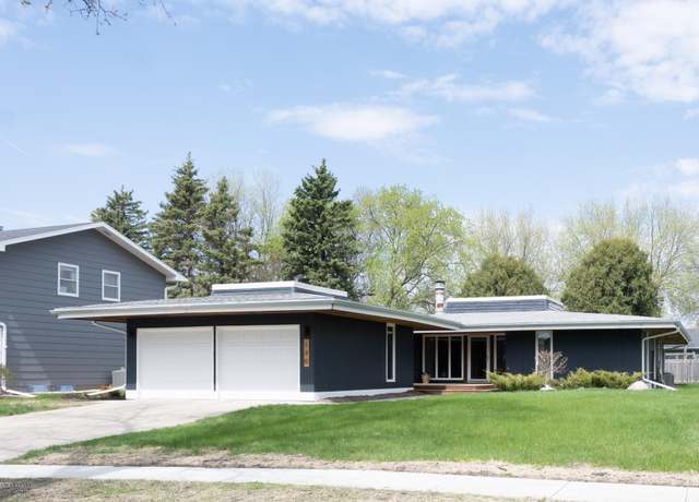 Property at 130 S Woodcrest Dr N, Fargo, ND 58102, 4 beds, 3 baths
