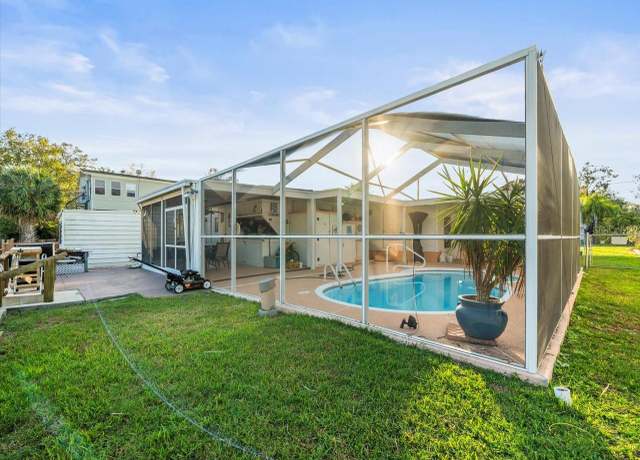 Property at 7260 Aberdeen Ct, Weeki Wachee, FL 34607, 2 beds, 1 bath
