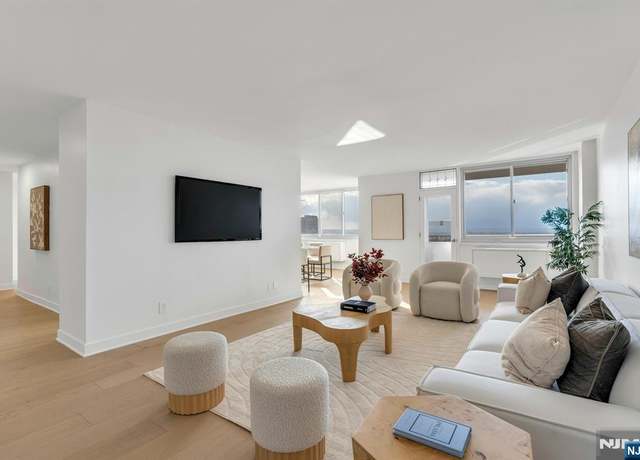 Property at 2150 Center Ave Unit 19C, Fort Lee, NJ 07024, 2 beds, 2.5 baths