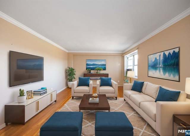 Property at 2215 N Central Rd Unit 5E, Fort Lee, NJ 07024, 1 bed, 1 bath