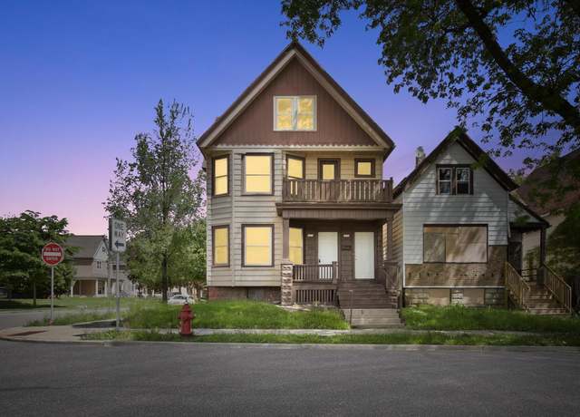 Property at 2832 W Meinecke Ave #2834, Milwaukee, WI 53210, 4 beds, 2 baths