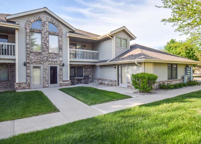 Property at 2116 Woodburn Rd Unit B, Waukesha, WI 53188, 2 beds, 2 baths