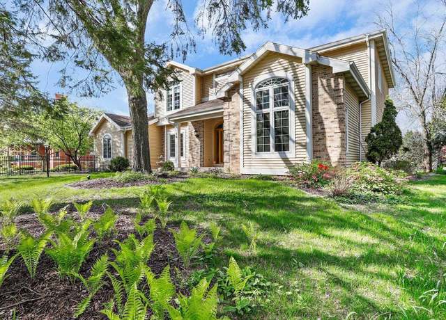 Property at 10 Pebble Beach Cir, Madison, WI 53717, 4 beds, 3.5 baths