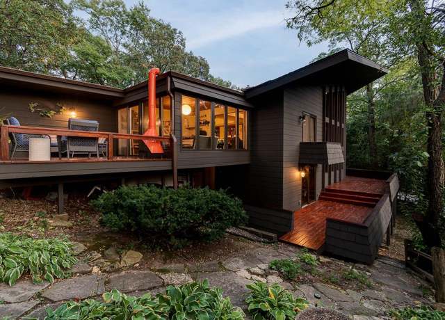 Property at 7111 Applewood Dr, Madison, WI 53719, 4 beds, 3.5 baths