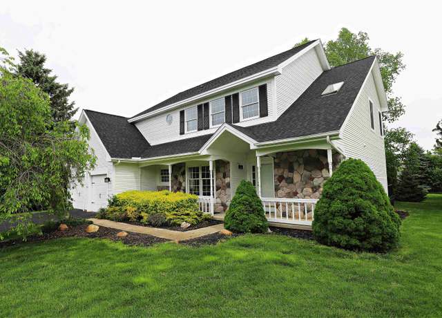 Property at 4116 Split Rail Dr, Fenton, MI 48430, 4 beds, 2.5 baths