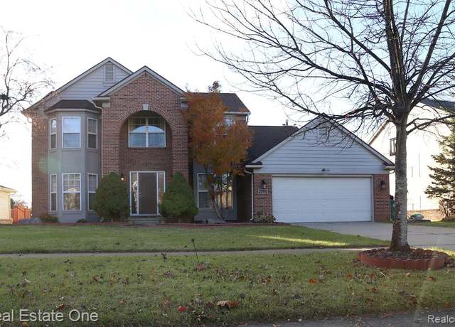 Property at 2000 TWIN SUN Cir, Walled Lake, MI 48390 4405, 4 beds, 2.5 baths
