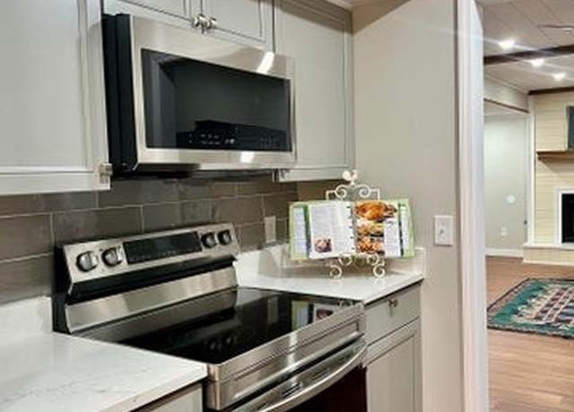 Property at 6442 Brookmead Cir, Hixson, TN 37343, 3 beds, 3 baths