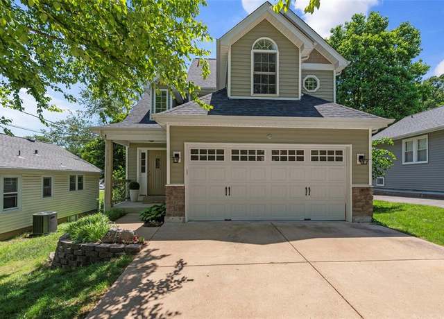 Property at 5712 Staely Ave, Affton, MO 63123, 3 beds, 2.5 baths