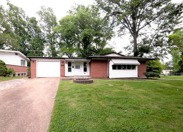 Property at 1590 Bay Meadows Dr, Florissant, MO 63033, 4 beds, 2 baths