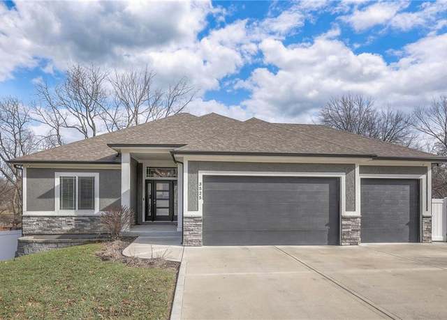 Property at 3525 S Woodland Ct, Independence, MO 64052, 4 beds, 3 baths