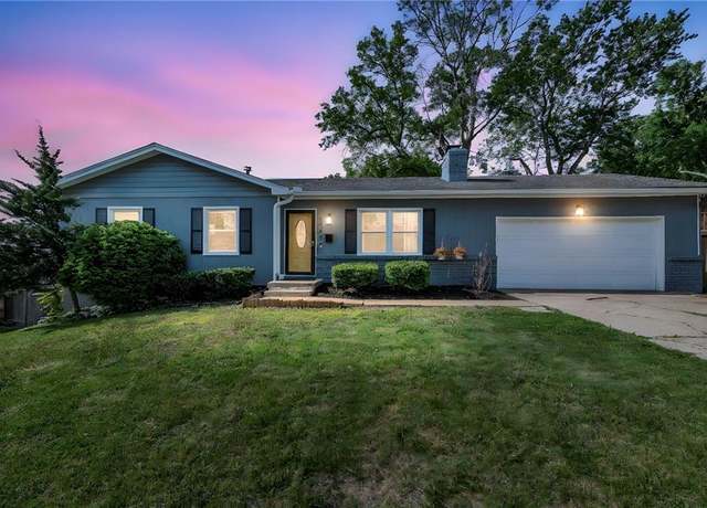 Property at 1305 E 101st St, Kansas City, MO 64131, 3 beds, 2.5 baths