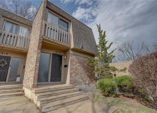 Property at 1820 E 97th St, Kansas City, MO 64131, 2 beds, 1.5 baths
