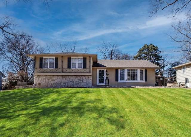 Property at 7924 Roe Ave, Prairie Village, KS 66208, 4 beds, 3 baths