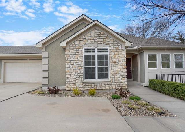 Property at 812 E 110th Ter, Kansas City, MO 64131, 3 beds, 3 baths