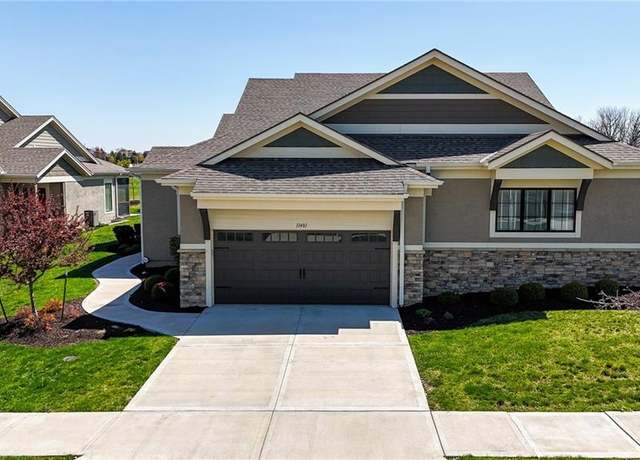 Property at 11481 S Waterford Dr, Olathe, KS 66061, 3 beds, 2 baths