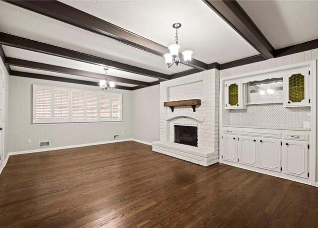 Property at 10500 E Bannister Rd, Kansas City, MO 64134, 5 beds, 3.5 baths