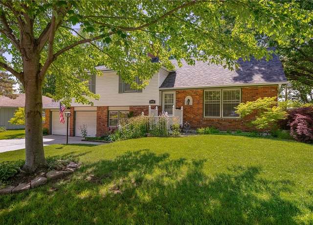 Property at 8950 Rene St, Lenexa, KS 66215, 4 beds, 2.5 baths