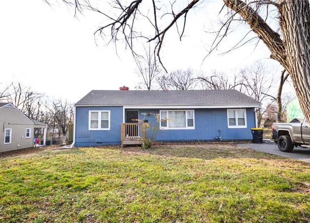 Property at 9206 Cherry St, Kansas City, MO 64131, 3 beds, 2 baths