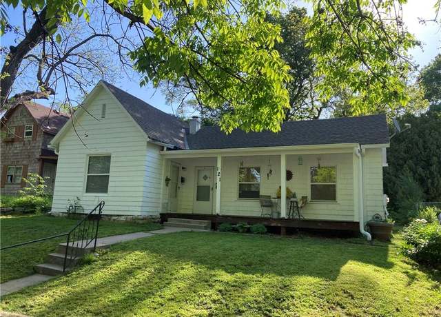 Property at 121 S Willis Ave, Independence, MO 64050