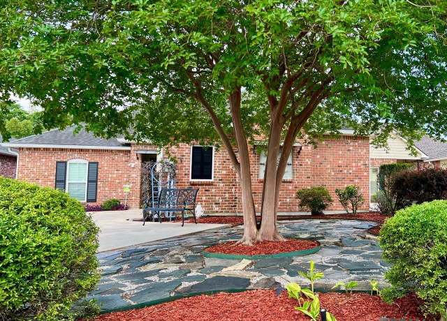 Property at 17259 Rue Vlg, Prairieville, LA 70769, 3 beds, 2 baths