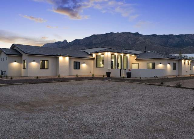 Property at 12405 Palomas Ave NE, Albuquerque, NM 87122, 5 beds, 4.5 baths