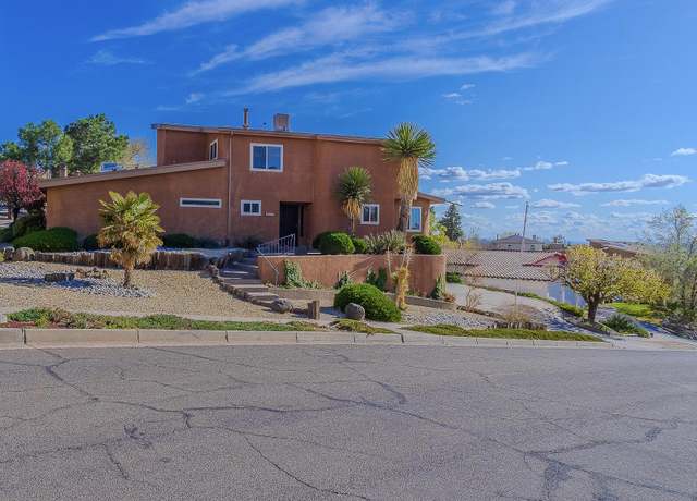 Property at 3517 Camino De La Sierra NE, Albuquerque, NM 87111, 4 beds, 3 baths