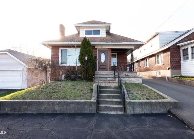 Property at 34 Lark St, Cohoes, NY 12047, 4 beds, 2.5 baths