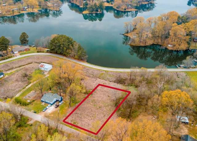 Property at 1450 Longcrest Rd, Memphis, TN 38109