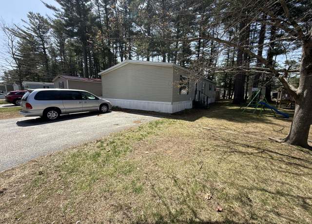 Property at 31 Franklin Pkwy, Brunswick, ME 04011, 3 beds, 1.5 baths