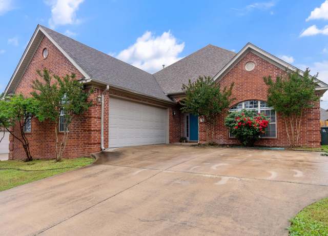 Property at 28 Glasgow Ct, Little Rock, AR 72211, 3 beds, 2 baths