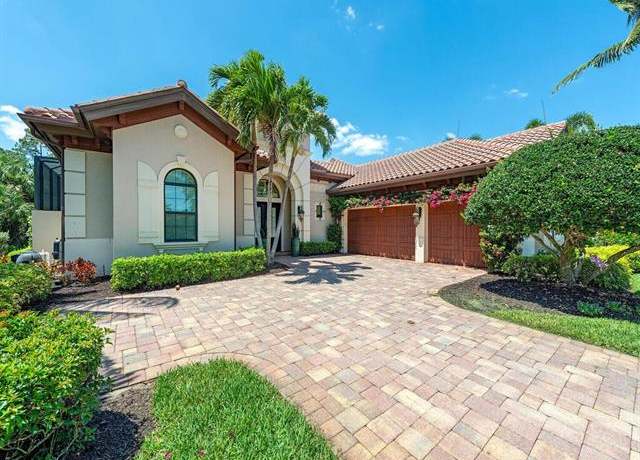 Property at 6445 Costa Cir, Naples, FL 34113, 4 beds, 3.5 baths