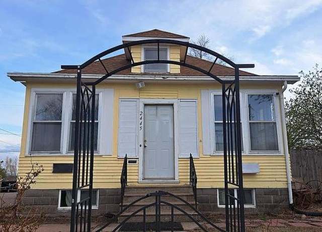 Property at 2445 8th Ave, Council Bluffs, IA 51501, 4 beds, 3 baths