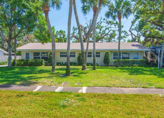 Property at 546/556 Azalea Ln, Vero Beach, FL 32963, 4 beds, 2 baths