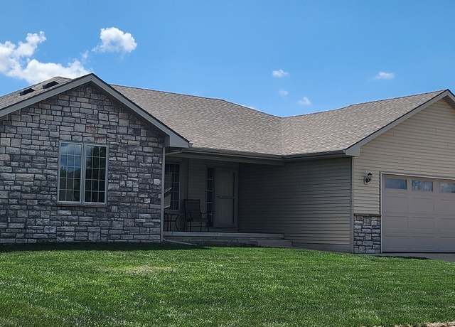 Property at 1415 Lake Shore Cir SE, Altoona, IA 50009, 4 beds, 3 baths