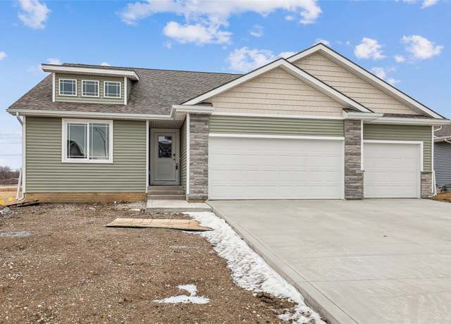 Property at 25095 Bluebird Cir, Adel, IA 50003, 3 beds, 2 baths